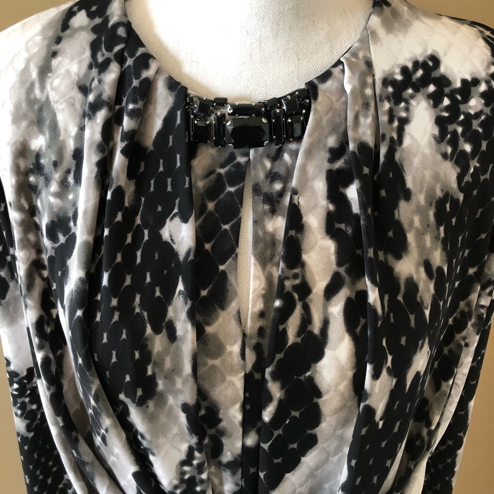 Snakeskin print classy dress - Picture 3 of 5
